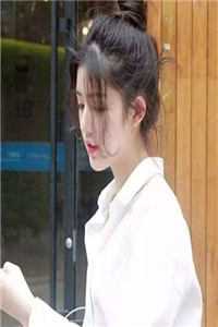 女扮男装的将军爱上皇上（每日精选好书女扮男装的将军爱上皇上小说家的作者是谁）