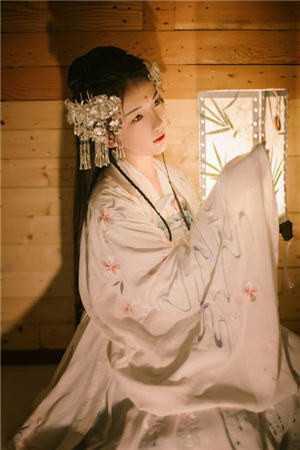 新婚夜偏执妖皇跪下要我哄（新婚夜偏执妖皇跪下要我哄大结局怎么样）