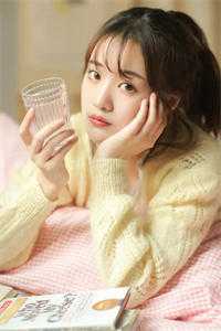 大佬们的小奶团是朵黑心莲（大佬们的小奶团是朵黑心莲好不好看）
