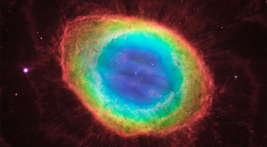 新的哈勃数据有助于揭示环形星云的真实形态