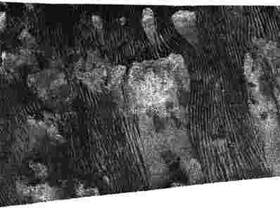 Cassini的新雷达图像显示泰坦沙丘上的熟悉形式