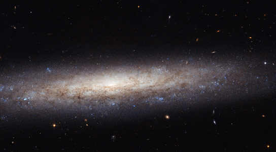 新的哈勃影像显示出螺旋星系NGC 4206