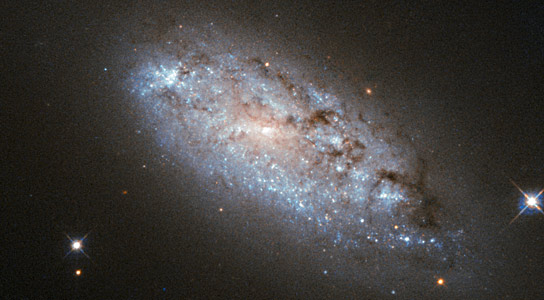 本周的哈勃图像 -  Galaxy NGC 949的特殊不对称
