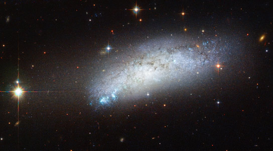 本周的哈勃图像 - 特有的Galaxy ESO 162-17