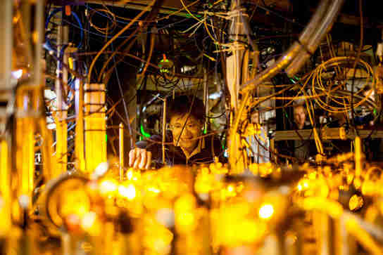 物理学家为Fermionic原子构建量子气体显微镜