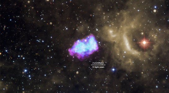 Suzaku X射线卫星揭示了白色矮星的爆炸物肿块