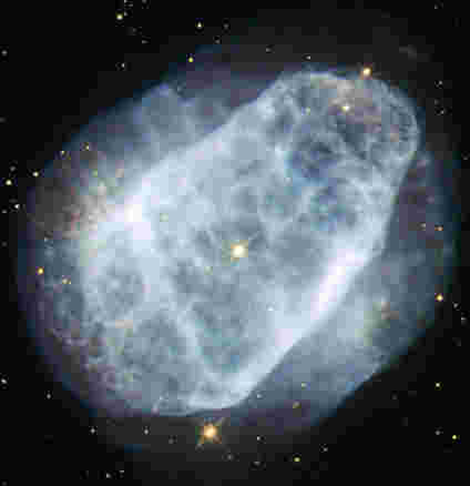 哈勃望远镜观测富氮行星状星云
