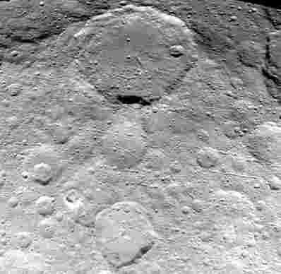 黎明显示了Ceres的新视图，表现出更精细的细节