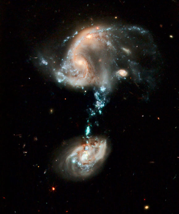 ARP 194的哈勃图象 -  URSA专业的宇宙光学幻觉