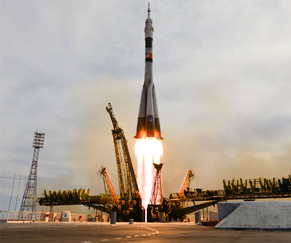 Soyuz TMA-18M成功推出，前往国际空间站