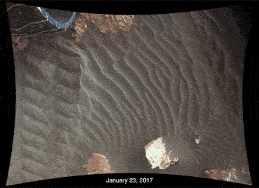 新的好奇心图片显示沙子移动一天到近亲在火星上
