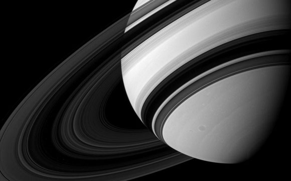 卡西尼揭示了土星的戒指少于它们的浓度