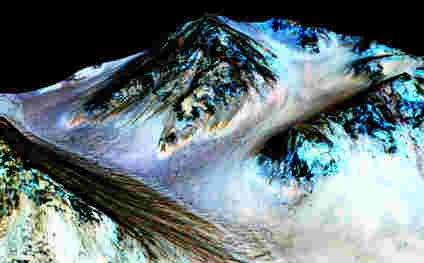 美国宇航局的火星侦察轨道计证实了液体水流在火星上的证据