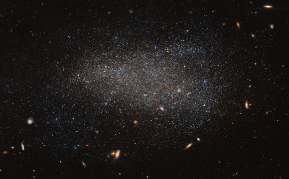 本周的哈勃图像 - 不规则矮星Galaxy NGC 4789A