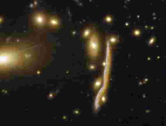 本周的哈勃图像 - 宇宙蛇与明星