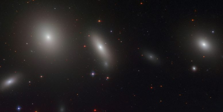 本周的哈勃图像 - 透镜星系NGC 1277