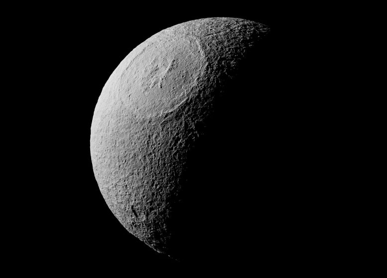 在土星的冰冷的月亮tethys的奥德修斯火山口的Cassini图象