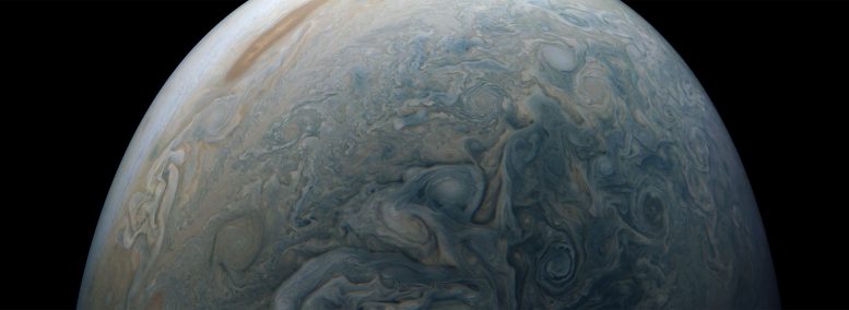 Juno Spacecraft观看Jovian漩涡