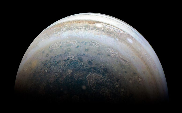 NASA Juno SpaceCraft图像的Jupiter从第13次关闭飞行