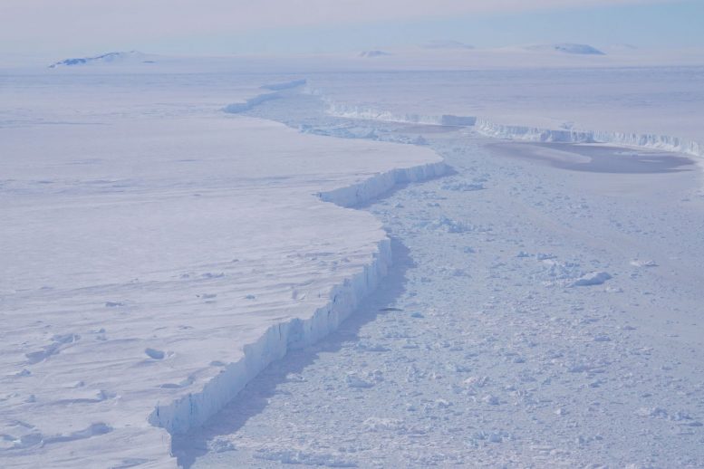 NASA IceBridge飞行地点发现了大型南极冰山B-46