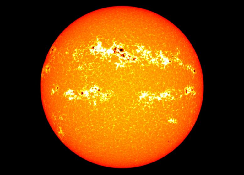 太阳能现象包括在太阳表面附近的等离子流解释的太阳黑子
