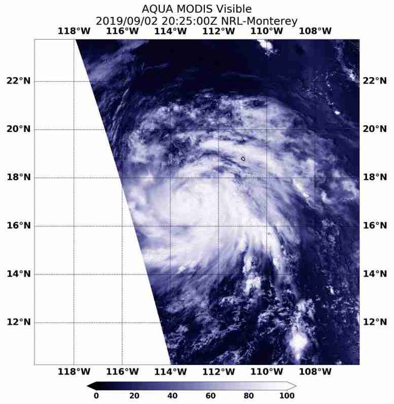 美国宇航局卫星斑点主要飓风朱丽叶的新兴眼睛
