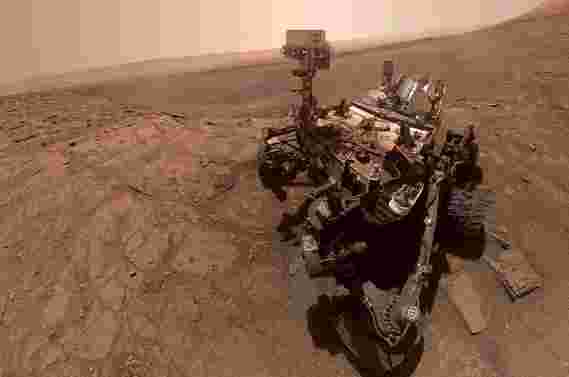“火星化学家”-NASA的好奇心火星漫游者在新自拍照中炫耀