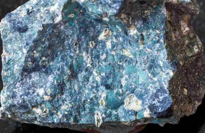 在含钻石的岩石中发现的地球原始构造物的原始指纹