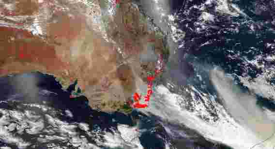 卫星图像显示澳大利亚的凶猛火灾加剧了
