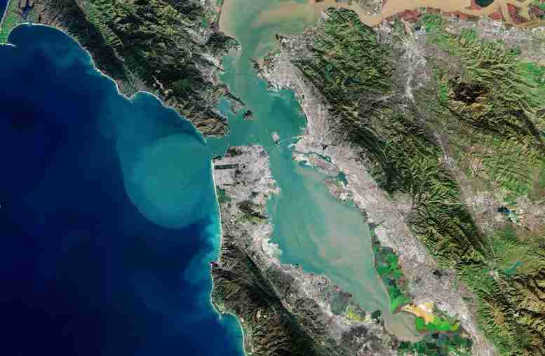 卫星从太空捕获旧金山湾令人难以置信的详细视图