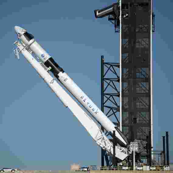 Spacex在太空飞行中达到了里程碑 - 私营公司以低成本推出宇航员进入轨道