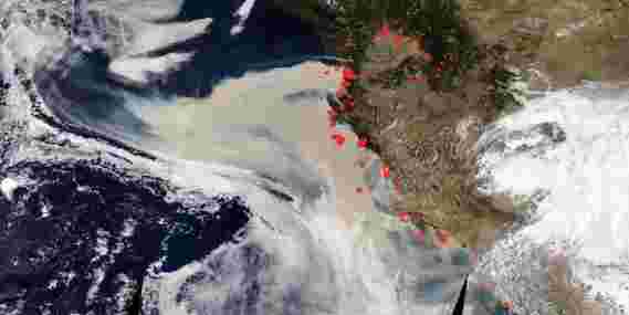 危险区：美国宇航局的Terra突出了美国火灾的气溶胶 - 自1910年的“大爆炸”以来最差