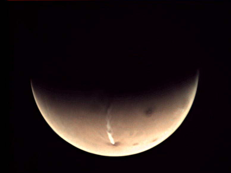 神秘长而稀薄的云在火星上返回–与火山活动无关