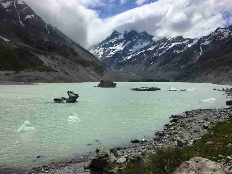 研究人员警告：Meltwater Lakes正在加速冰川冰损