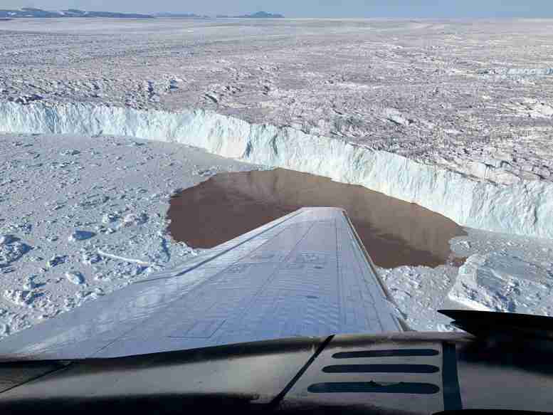 NASA的OMG：变暖的海洋正在加速格陵兰的冰川退缩