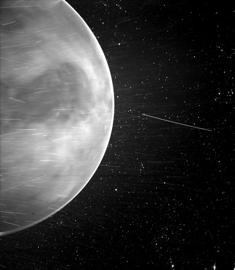 美国宇航局的帕克太阳能探头捕获了令人惊叹的金星视图