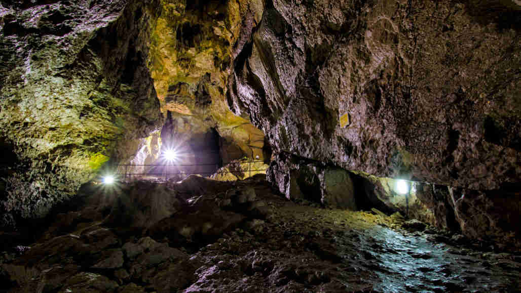 在保加利亚洞穴中，欧洲最早的已知人类可能已被发现