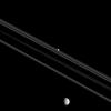 新的Cassini图像的土星卫星米马斯和潘多拉