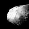 Cassini Spacecraft获得了土星月亮普罗米修斯的特写镜头