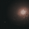 哈勃揭示了NGC 4696的尘土飞扬的长丝