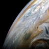 美国宇航局的朱诺航天器意见一个黑暗和暴风雨的木星