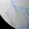 土星冰冷的月亮土卫二上奇怪的爆发“老虎条纹”