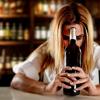 酗酒的性别差异：雌激素水平的波动可能使酒精更有益
