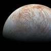 美国宇航局的科学家认为木星的月亮欧罗巴可以维持生命