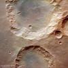 造成混乱：火星上的陨石坑，裂缝和坍塌