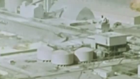 第一座重水堆核电站_轻水堆和重水堆_阿拉克重水反应堆