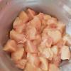 鸡胸肉有一股腥臭味正常吗？怎么去除鸡胸肉腥味的方法