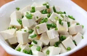 盐卤豆腐的做法_盐卤豆腐视频_盐卤豆腐花的做法