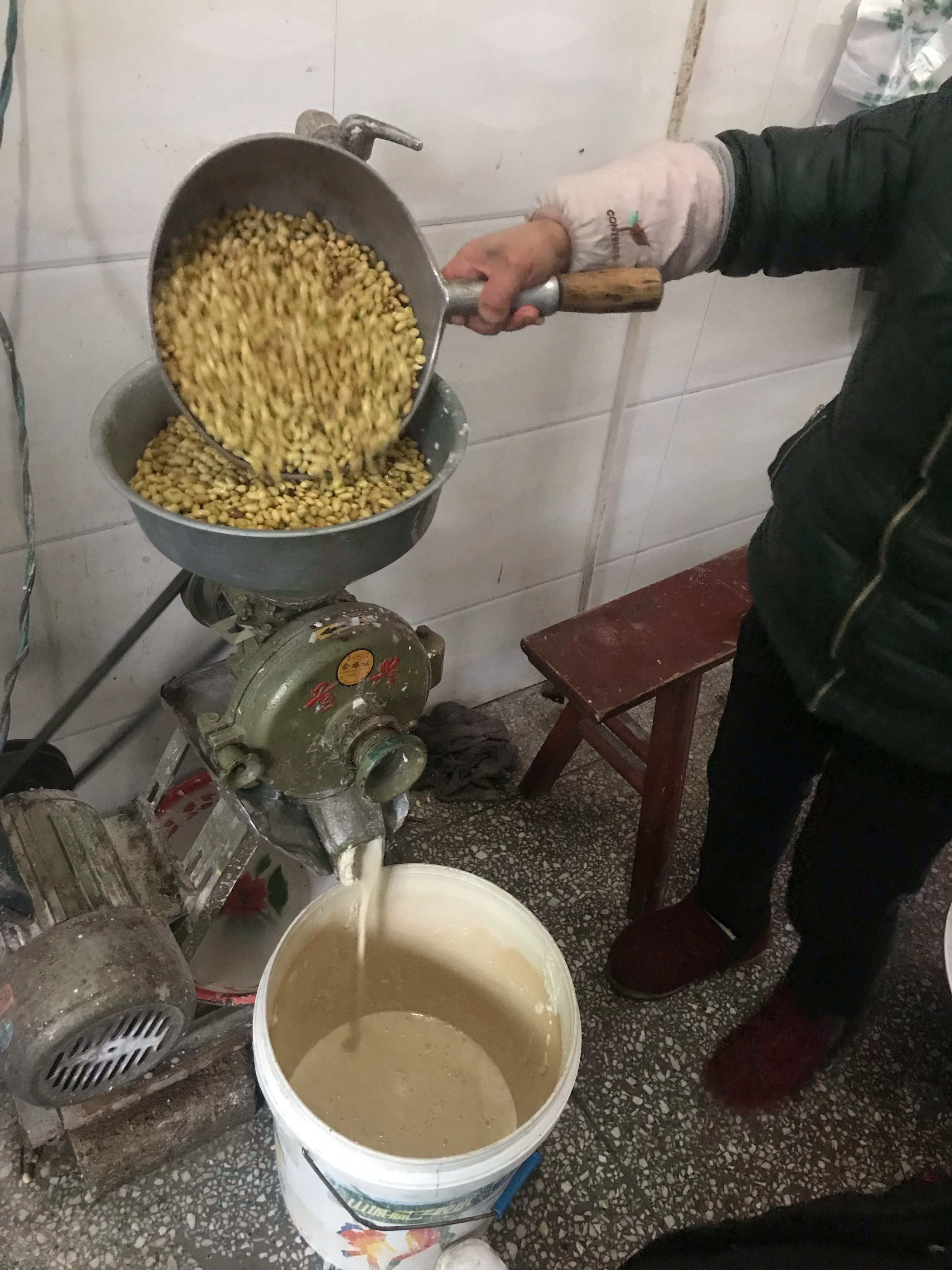 用什么盐做盐水点豆腐_胆巴点豆腐脑怎样做_黑豆腐可以做霉豆腐吗