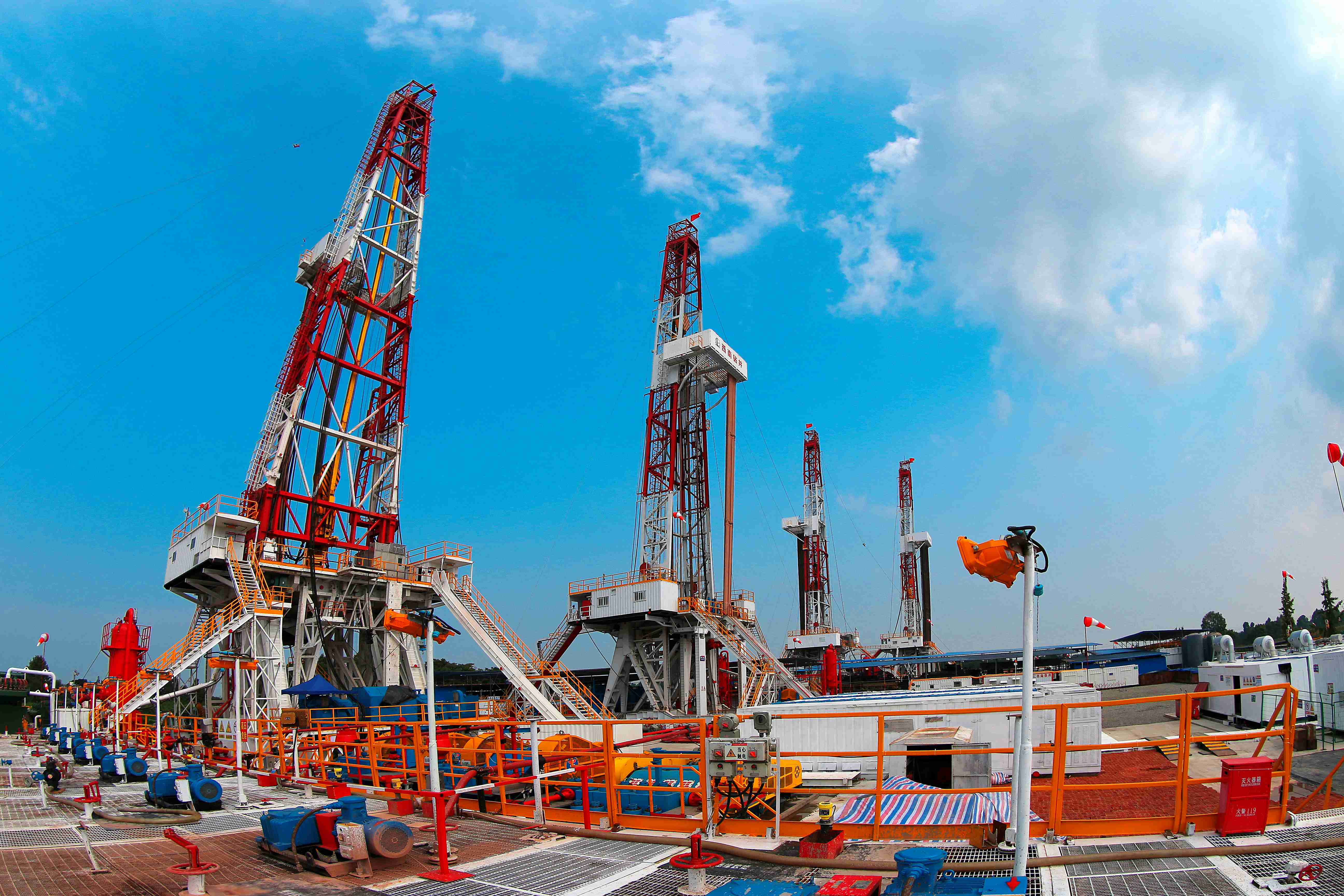中国石化集团中原石油勘探局有限公司被专业信用评价公司评为重合同企业AAA级